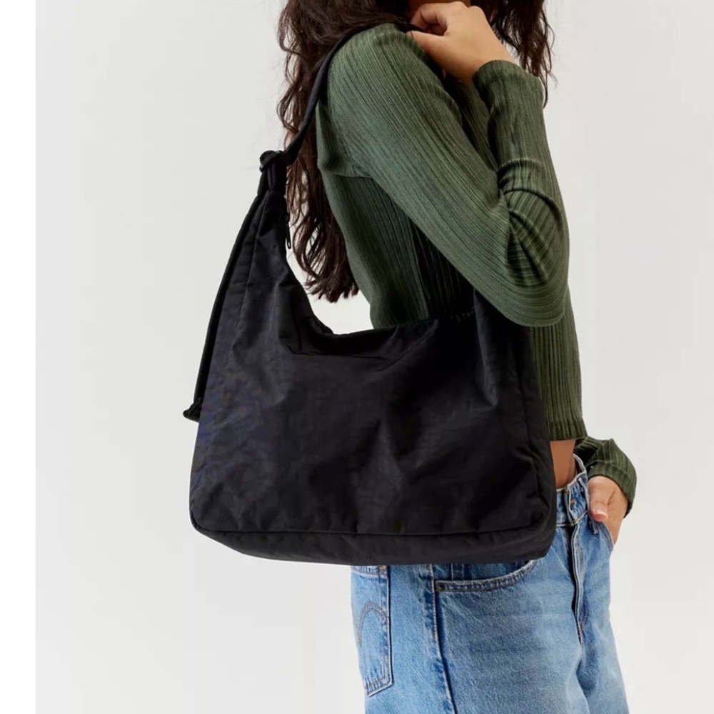 BAGGU Nylon Shoulder Bag